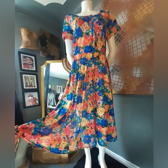 Vintage Floral Multicolor Midi Dress - Picture 11 of 16